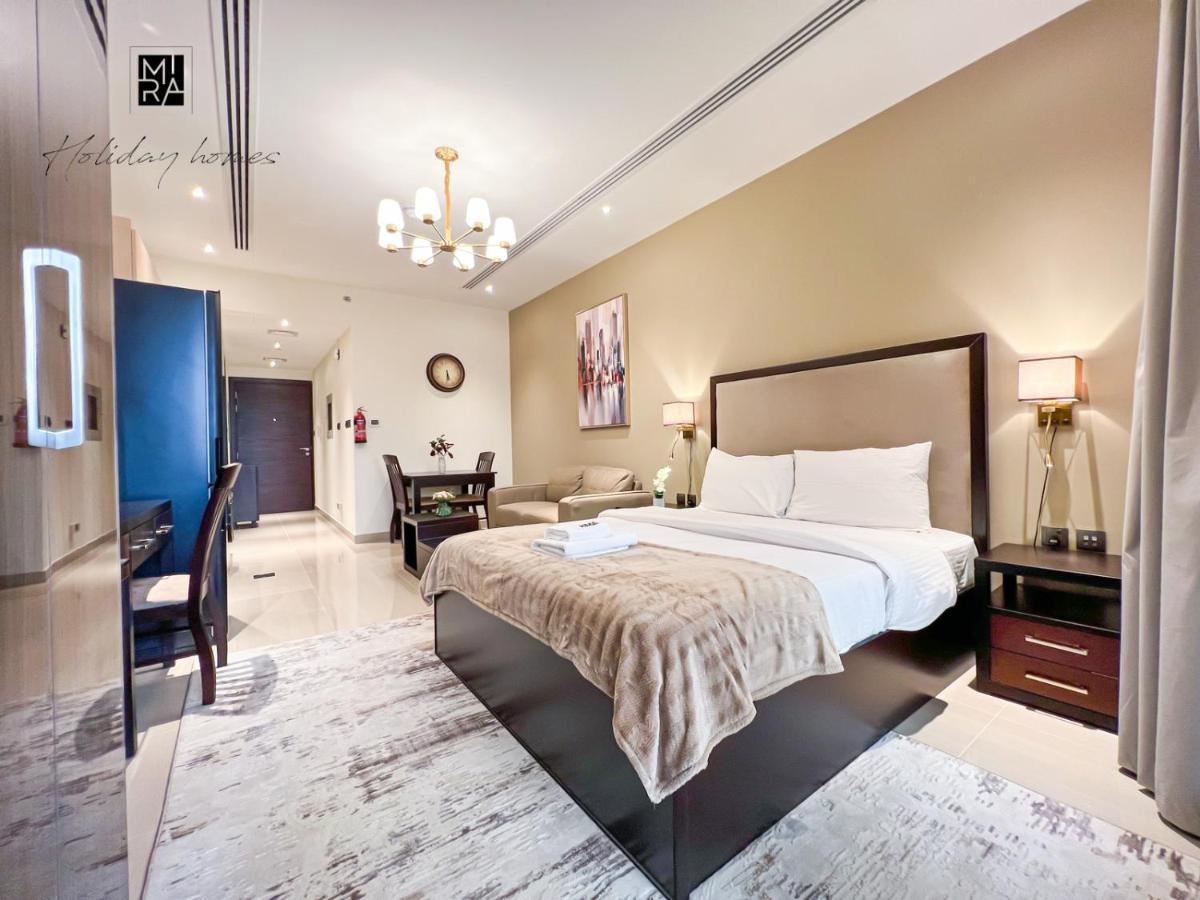 Mira Holiday Homes - Newly Furnished Studio In Downtown Dubai Esterno foto