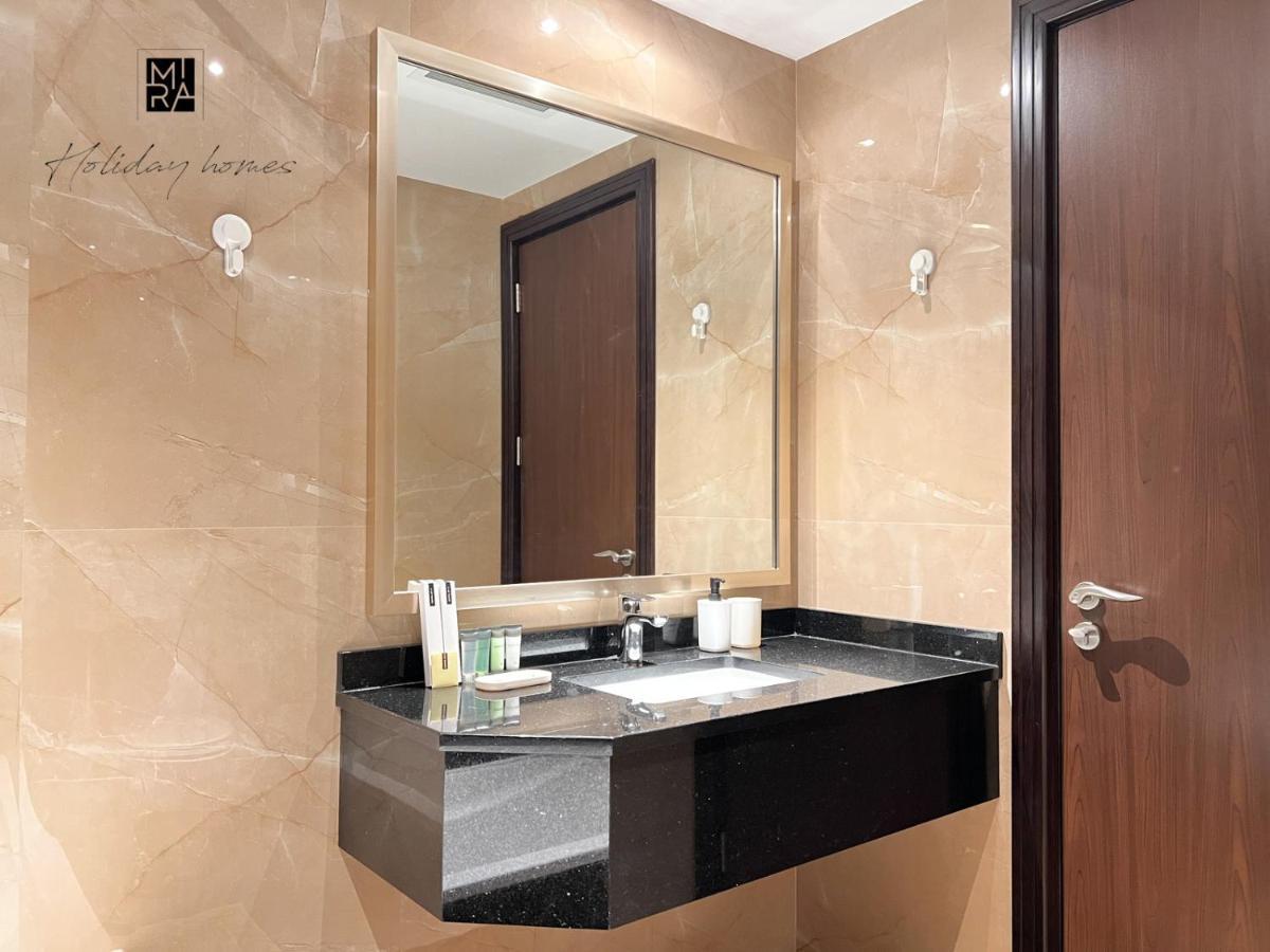 Mira Holiday Homes - Newly Furnished Studio In Downtown Dubai Esterno foto