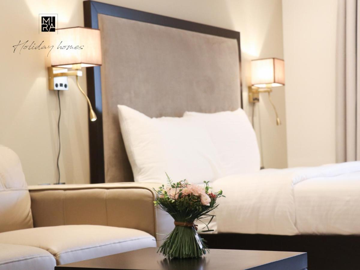 Mira Holiday Homes - Newly Furnished Studio In Downtown Dubai Esterno foto