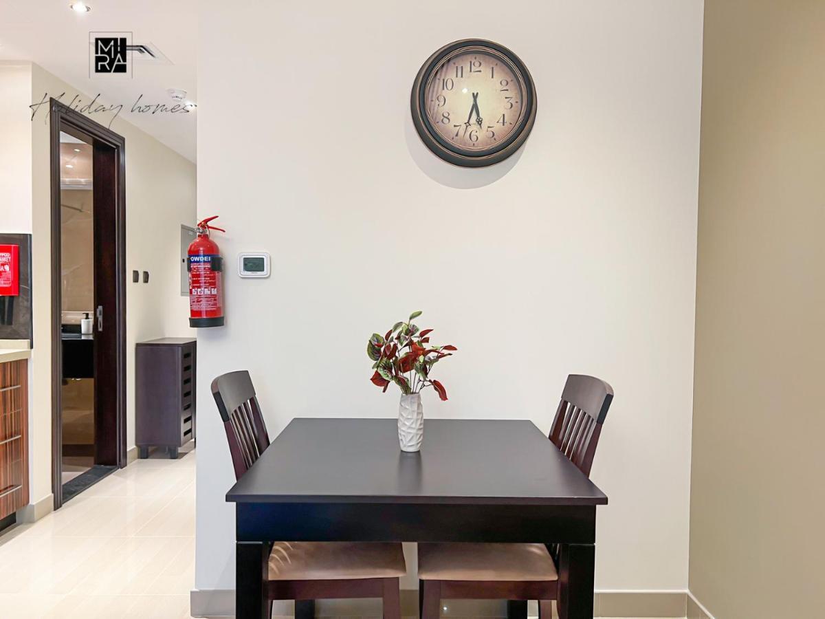 Mira Holiday Homes - Newly Furnished Studio In Downtown Dubai Esterno foto